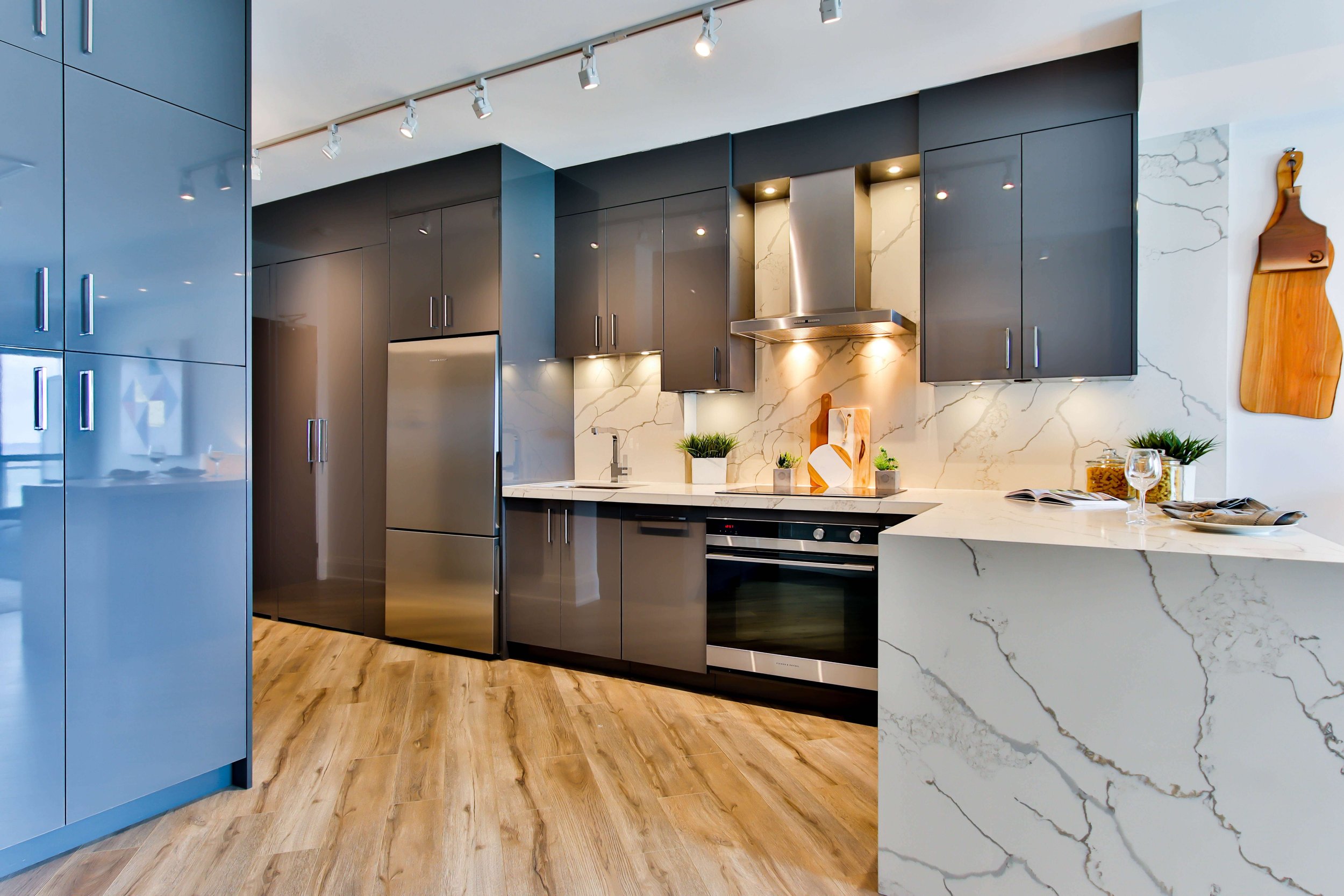 Building the Heart of the Home: Installing Kitchens with Style and Functionality