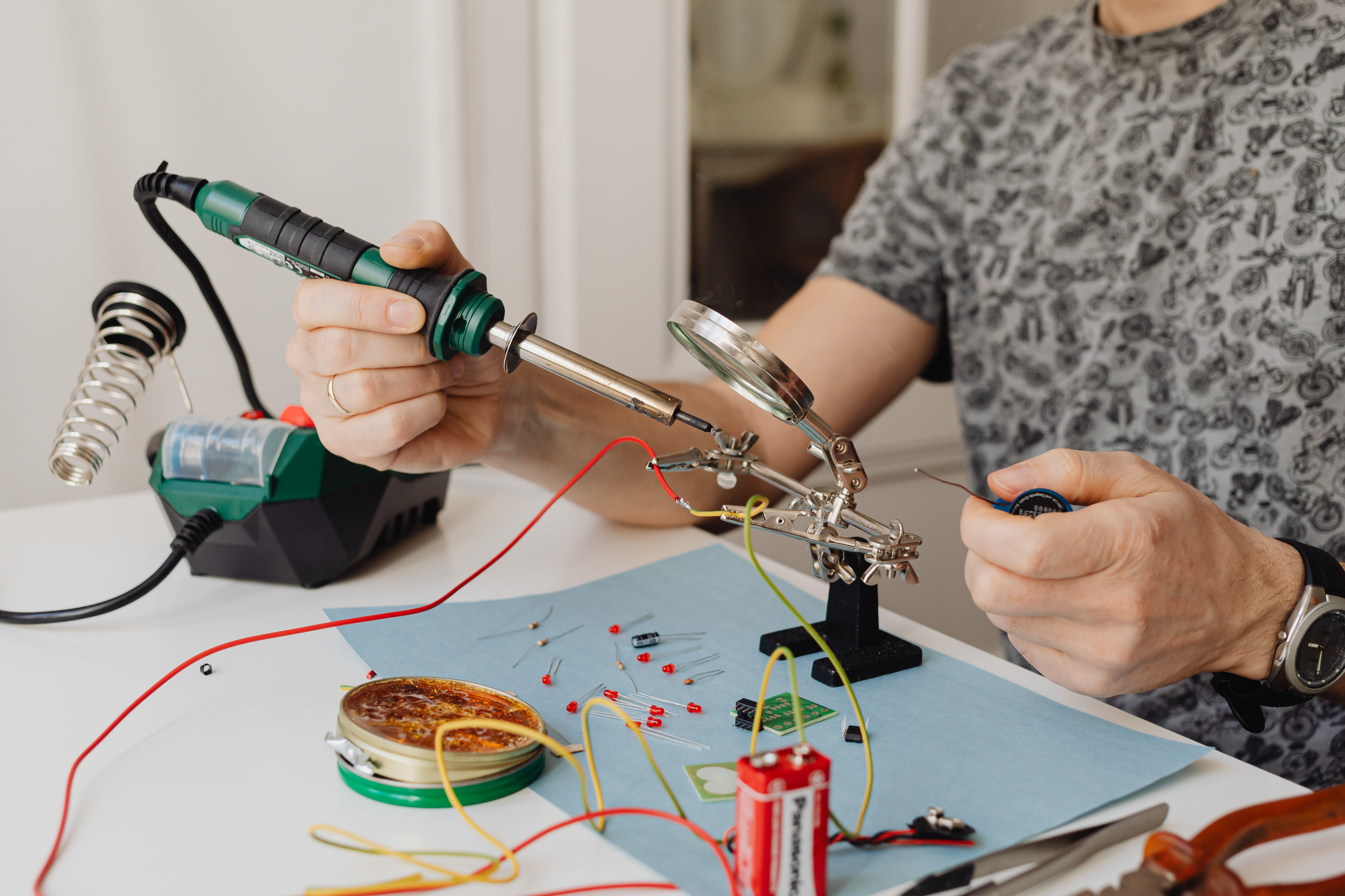 electrician tools